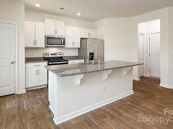 5th image of 6157 Helens Rest Ln