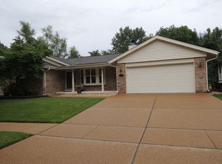 3126 Olde Post Rd, Saint Louis, MO 63129