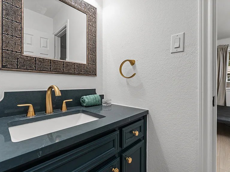 1409 Lantern Light Dr — Photo 13