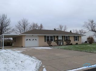 1332 Colonial Ln, Bryan, OH 43506