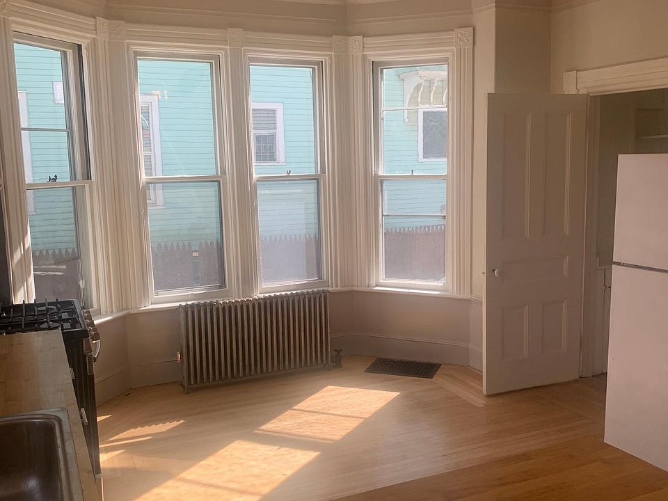 kitchen, panning right.