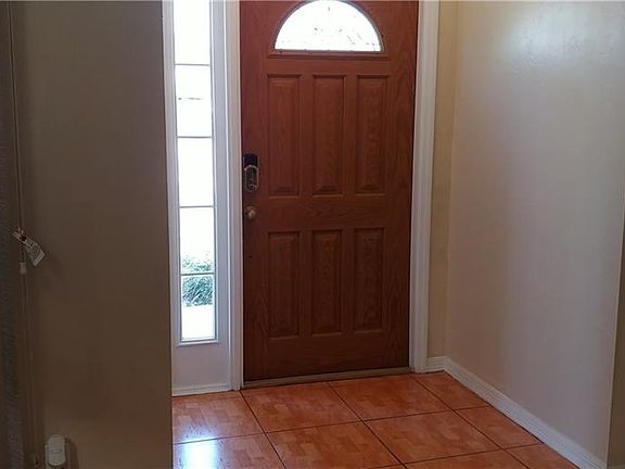5th image of 222 SW 38th Ter