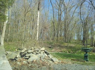 25 Park Pl, Hyde Park, NY 12538