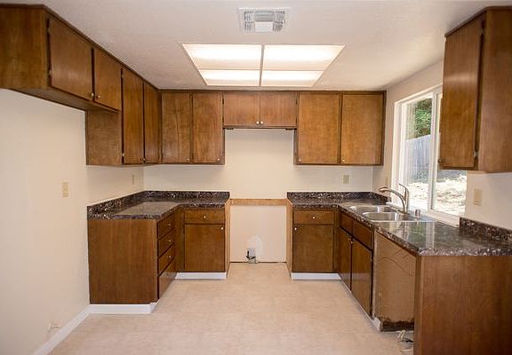 4th image of 5151 Cherbourg Dr
