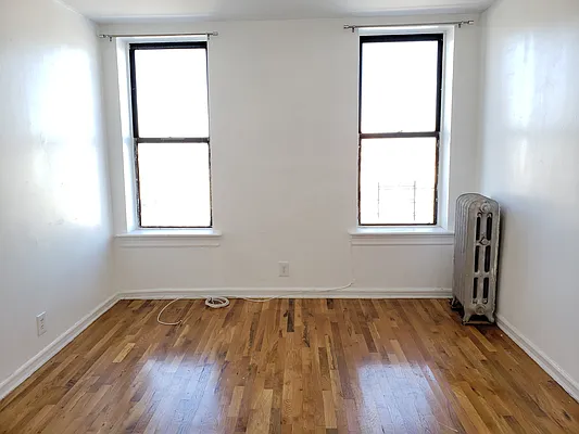 Rented by Signature Property Realty | media 14