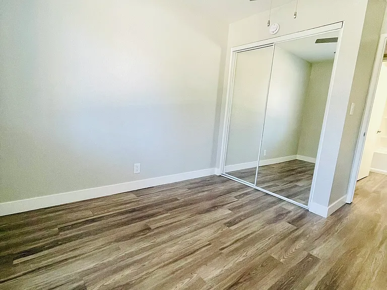 2209 Judson St #11B — Photo 10