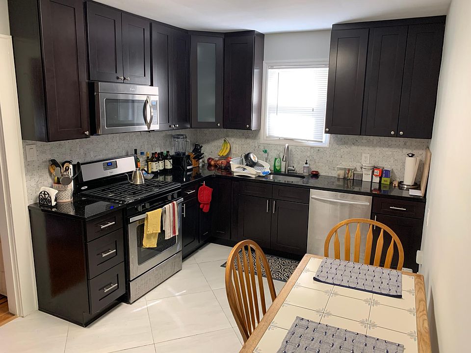 1st image of 458 Shannon Pl #3