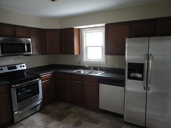 4th image of 1751 S Kenmore Dr