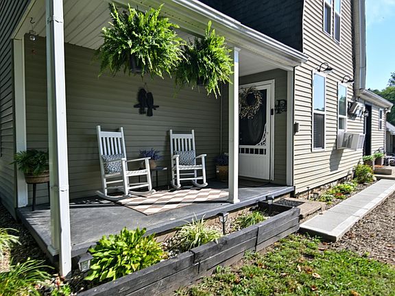 3rd image of 770 Washington St