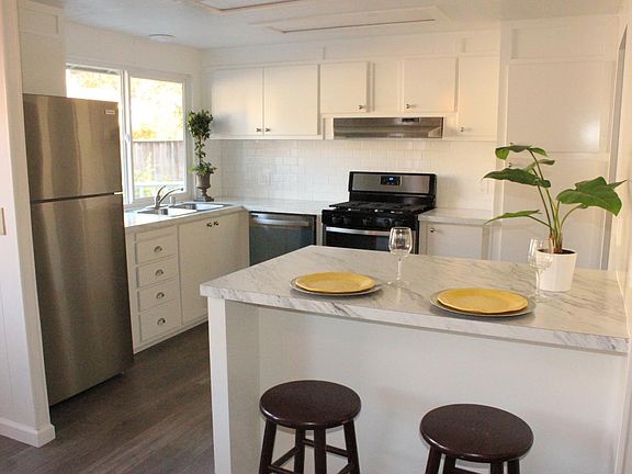 3rd image of 226 Mountain Springs Dr #226