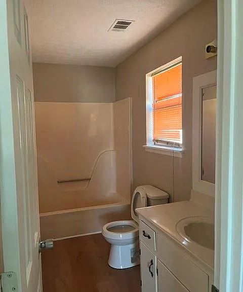 1290 Knoll Ct NW #B — Photo 15