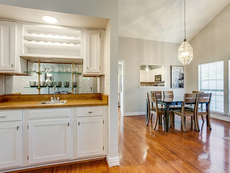 4436 Odessa Dr — Photo 5