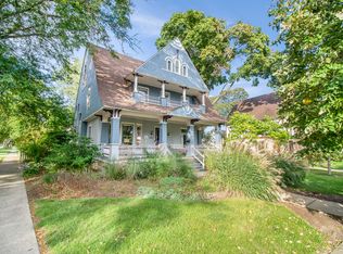 870 W Highland Ave, Elgin, IL 60123