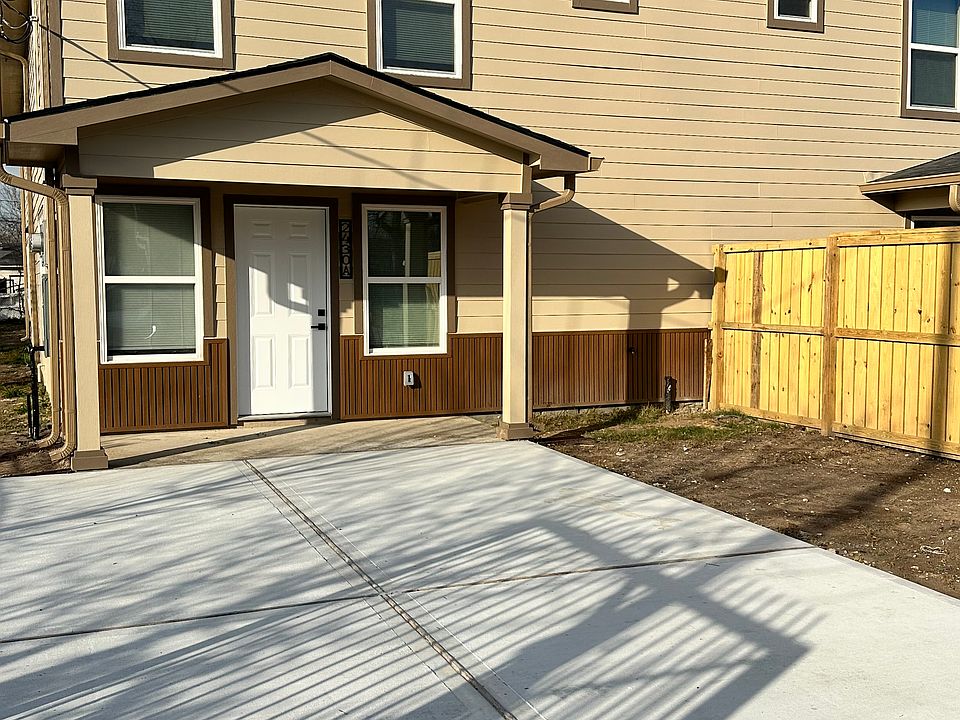Out side unit A own drive way and parking fenced in for privacy