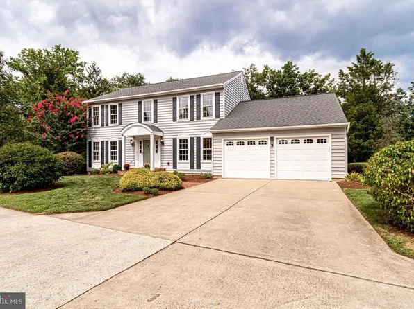 3449 Briargate Ct, Fairfax, VA 22033