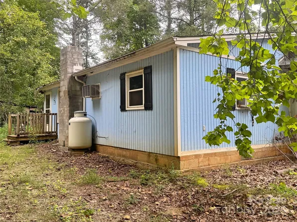 246 Thunder Hill Dr, Marion, NC 28752