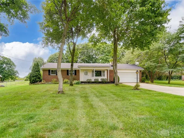 2717 Aberdeen Dr, Springfield, OH 45506