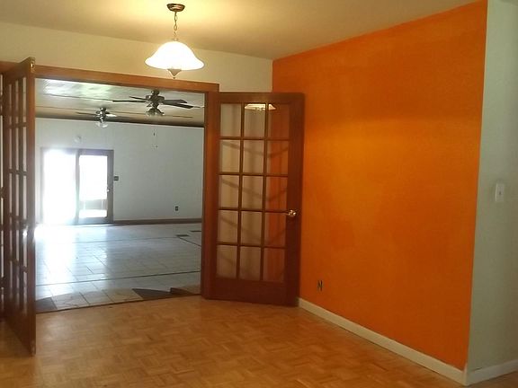 5th image of 533 Roselawn Dr