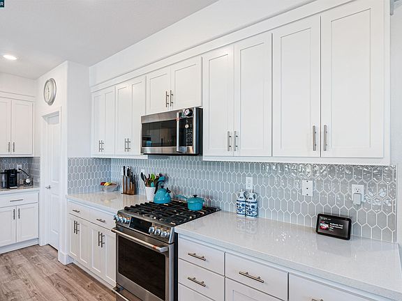 4th image of 729 Delve Ct