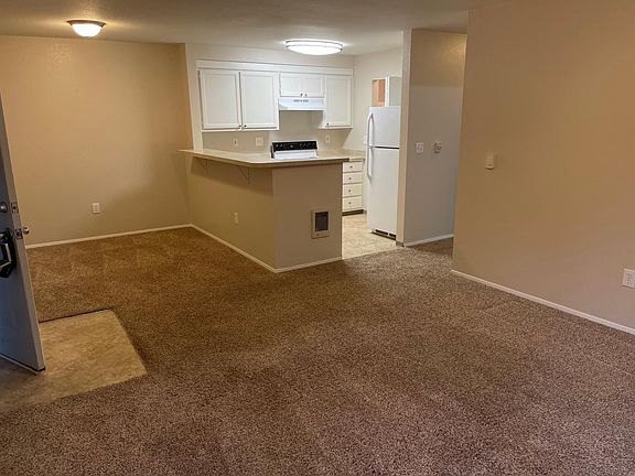 3rd image of 5209 NE 34th St APT A3