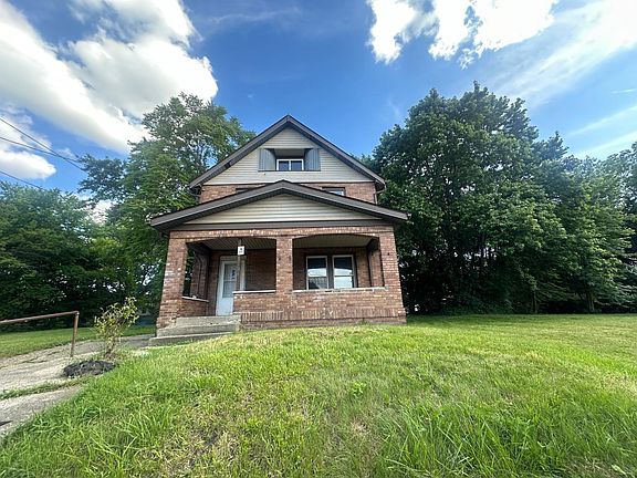 4th image of 1194 Laird St