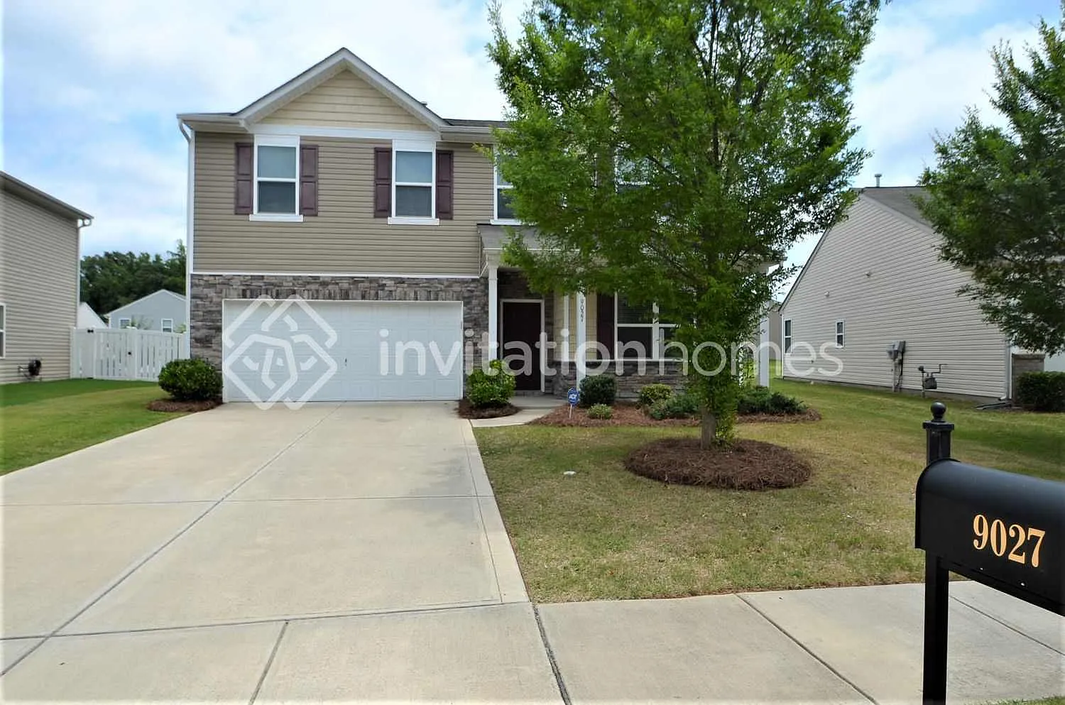 9027 Paddle Oak Rd Charlotte, NC 28227 — Photo 1