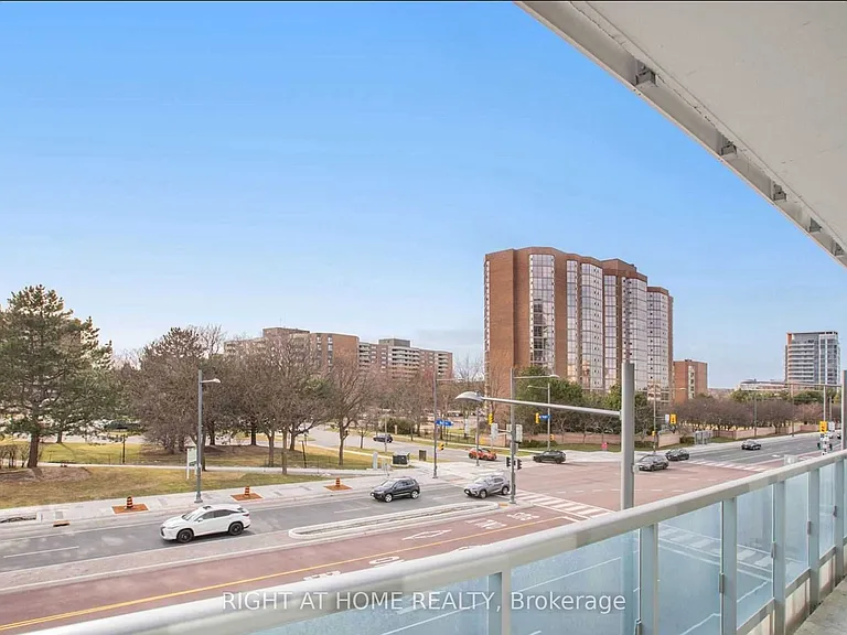 9471 Yonge St #316 — Photo 16