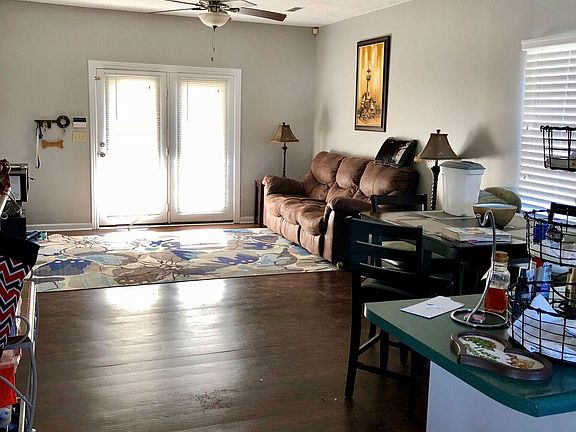 Living Room / Dining Room 2