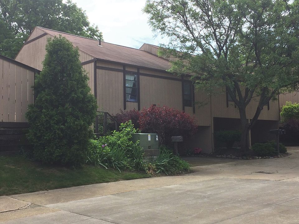 1st image of 553 Center Ave
