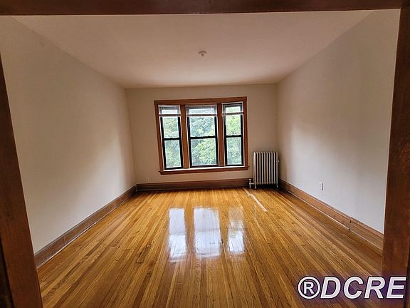 2nd image of 7136 N Wolcott Ave #3A