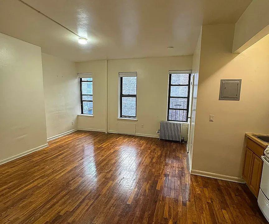 1st image of 226 E 29th St APT 3D