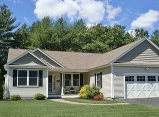 1 Pilgrim Cir, Nashua, NH 03063