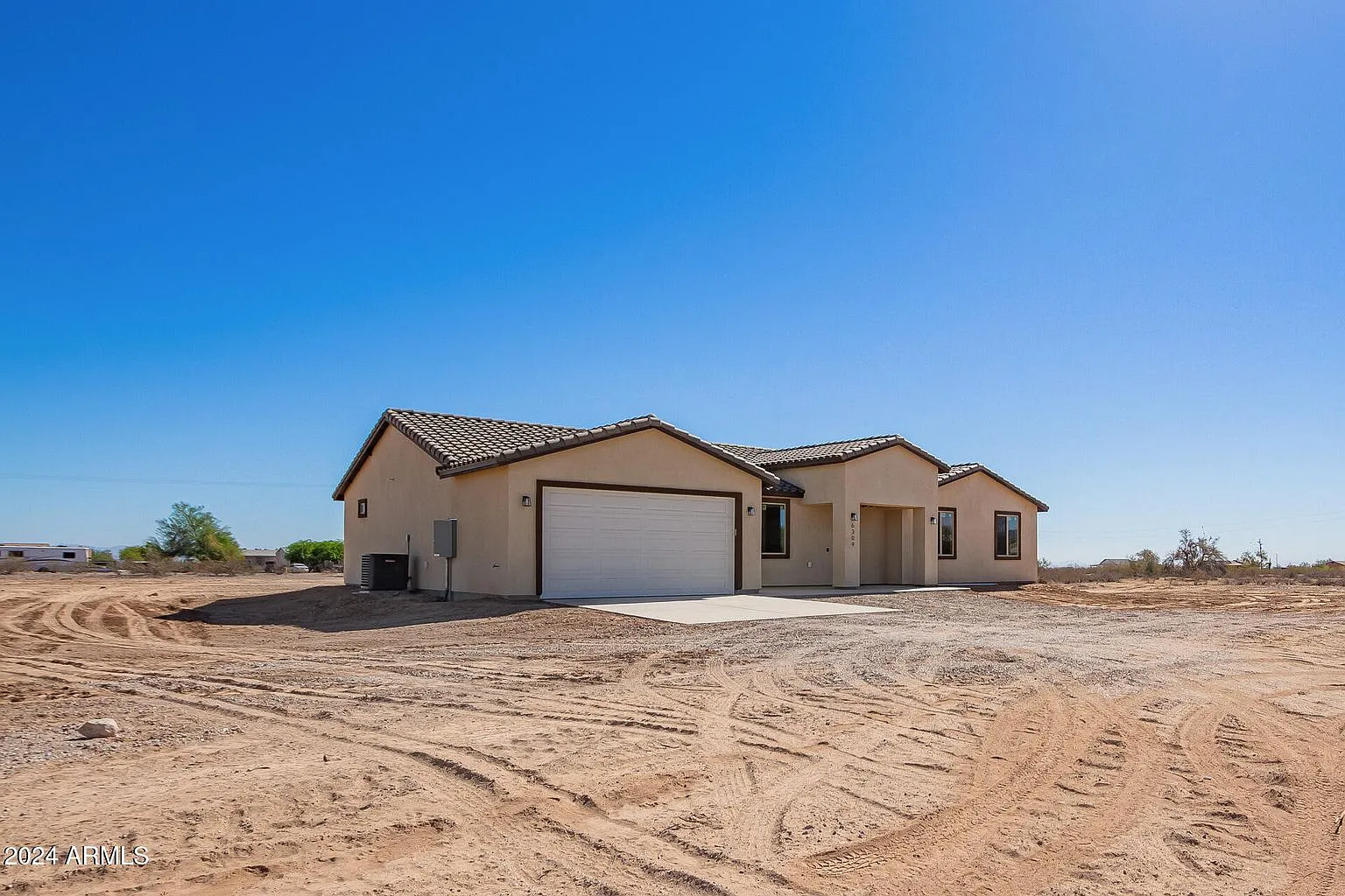 4 bed, 1800 sqft, $2,500 — Photo 1
