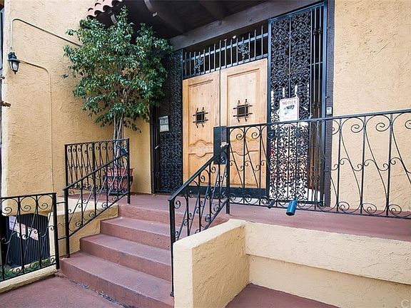 2nd image of 882 Victor Ave APT 13