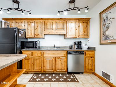 3819 Village Round Dr APT 16, Park City, UT, 84098