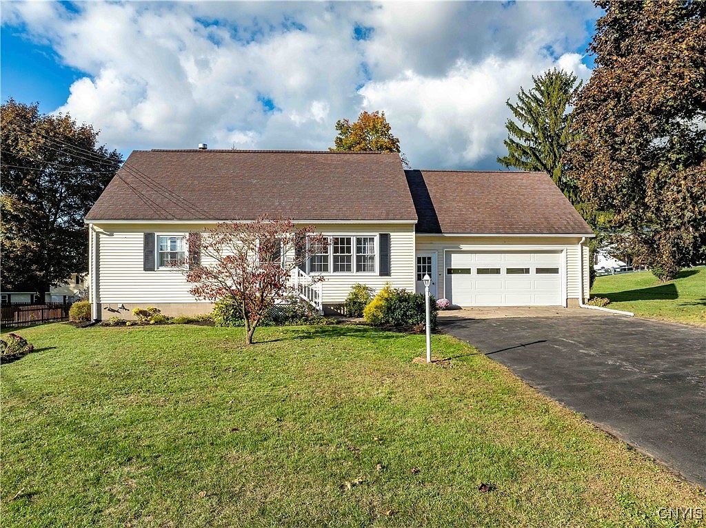 2729 Forest Hill Dr, Auburn, NY 13021 | Zillow
