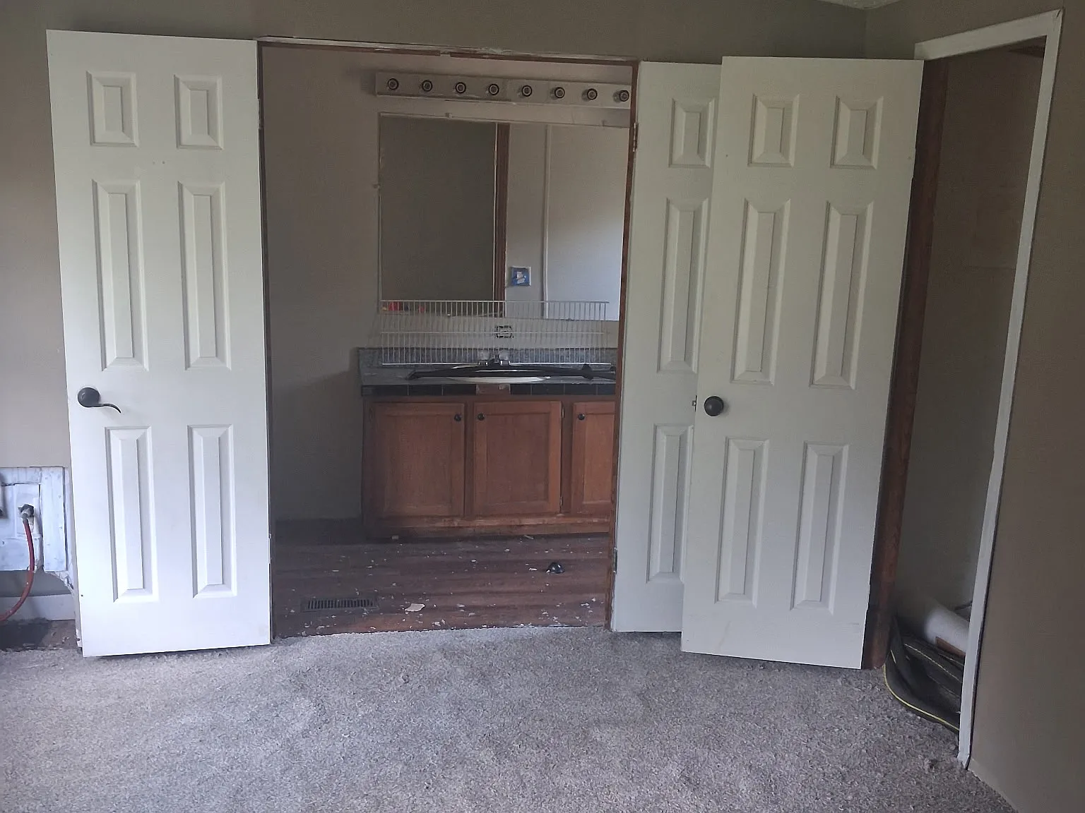 2 bed, 1000 sqft, $700 — Photo 2