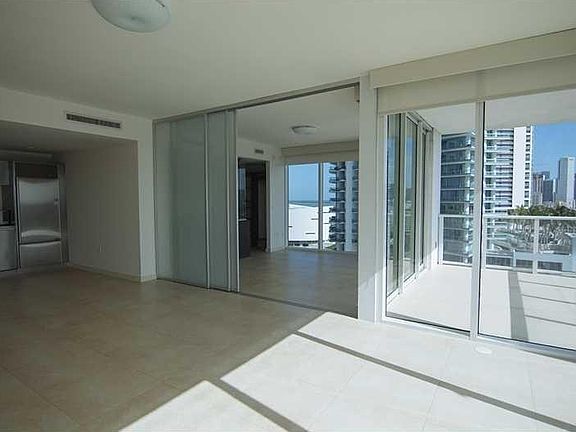 3rd image of 1040 Biscayne Blvd APT 2203