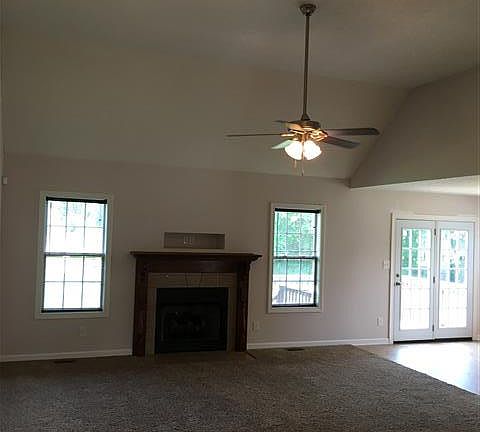 3rd image of 1313 Morstead Dr