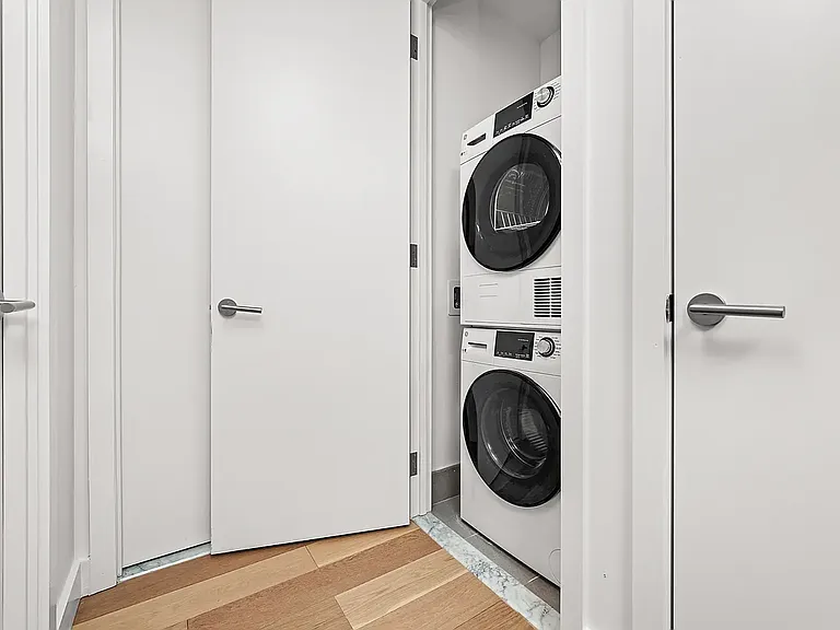 130 2nd St #4F — Photo 9
