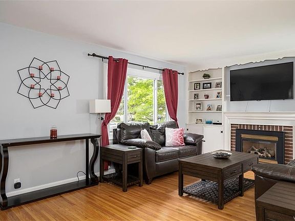 3rd image of 309 Edgewood Ave