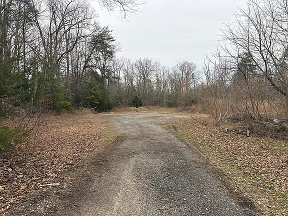 2nd image of 31-41 Mount Landing Rd