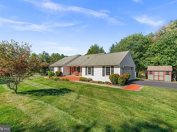 2nd image of 8475 Rooster Ct