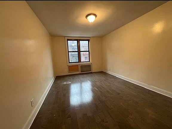 5th image of 400 E 21st St APT 4E