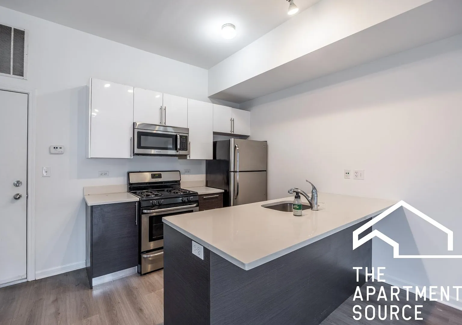 2022 South Throop Street #2W — Photo 4