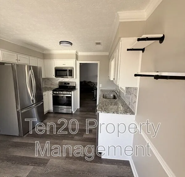 7332 Kirkwood Dr — Photo 5