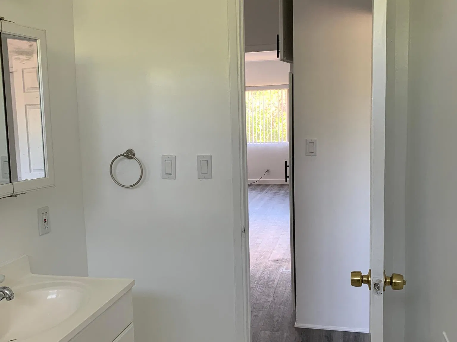 1315 Bates Ave — Photo 1