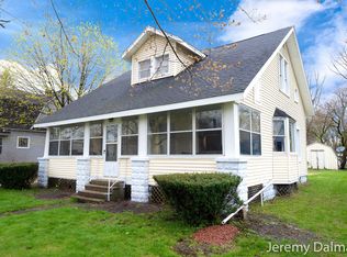 122 W 1st St, Fennville, MI 49408