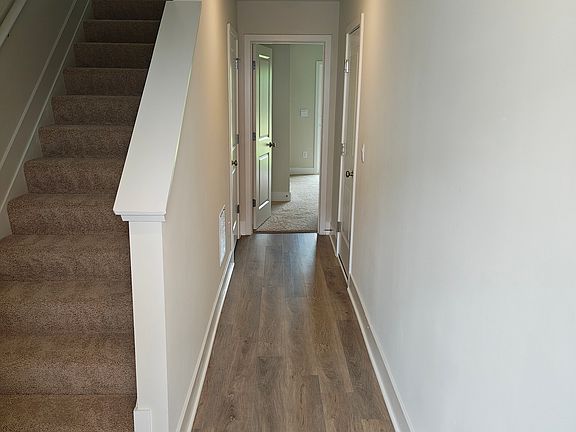 2nd image of 171 Munsee Cir