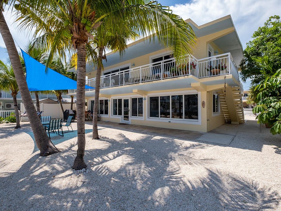 1st image of 204 Plantation Dr
